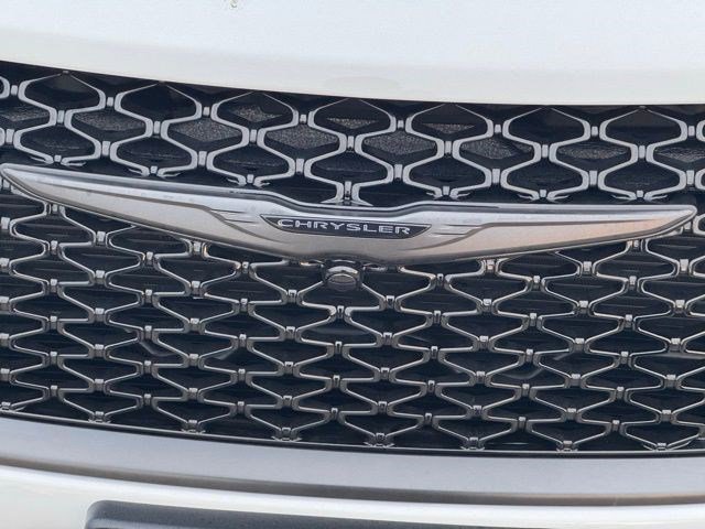 New 2026 Chrysler Pacifica Select image 40