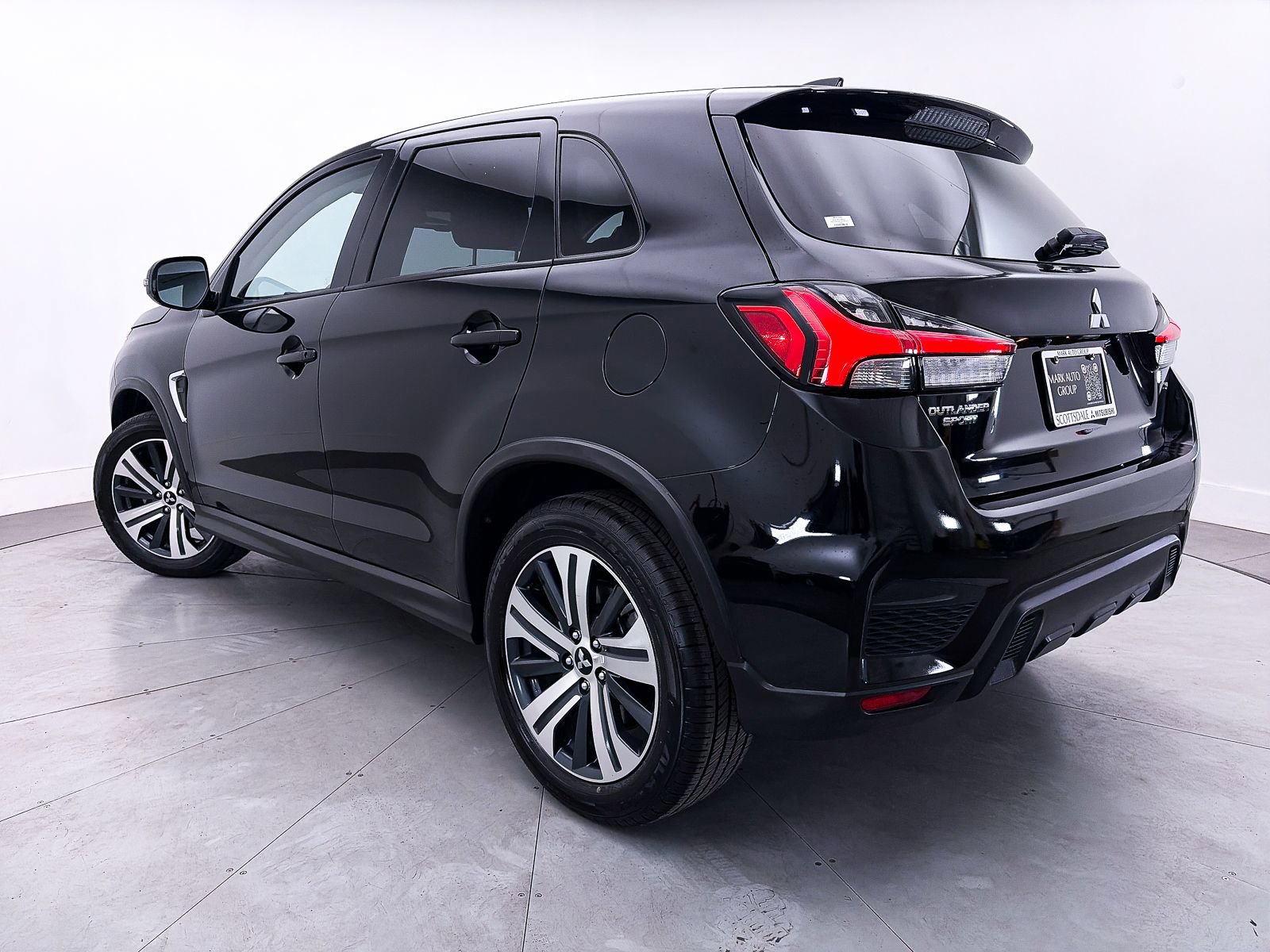 Used 2024 Mitsubishi Outlander Sport SE AWD/4WD image 2