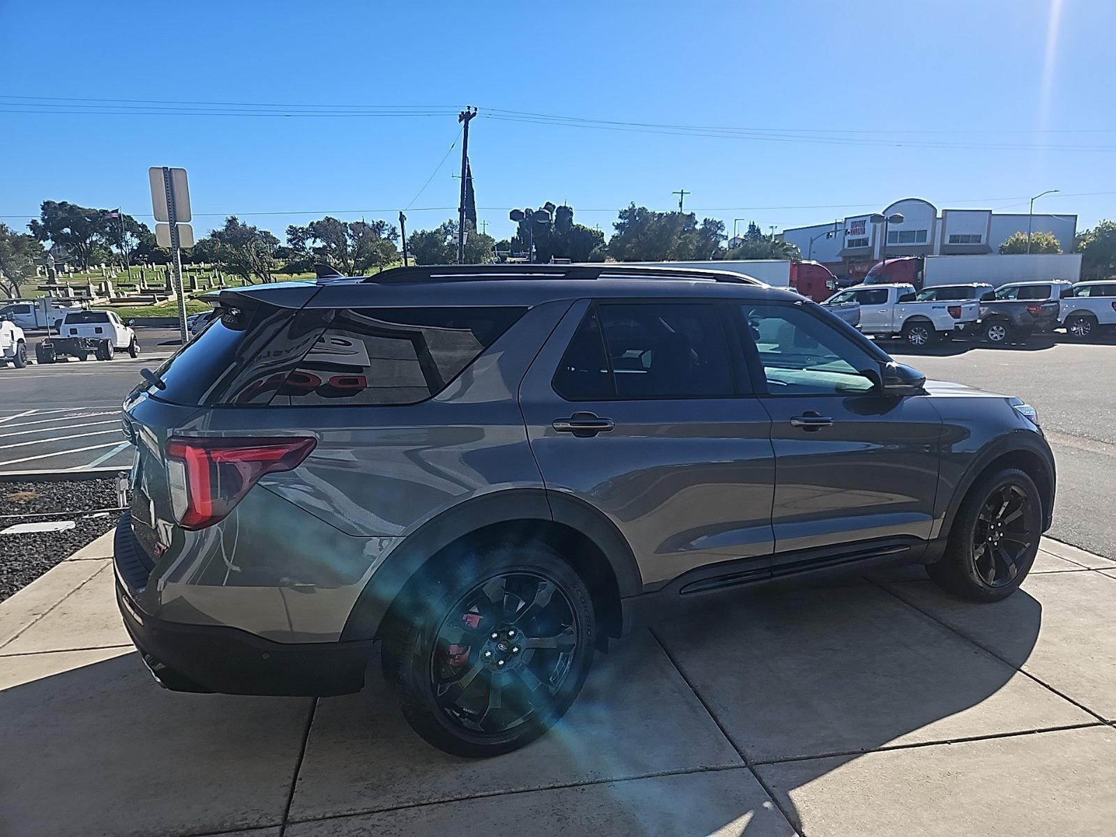 Used 2021 Ford Explorer ST w/ Equipment Group 401A AWD/4WD image 7