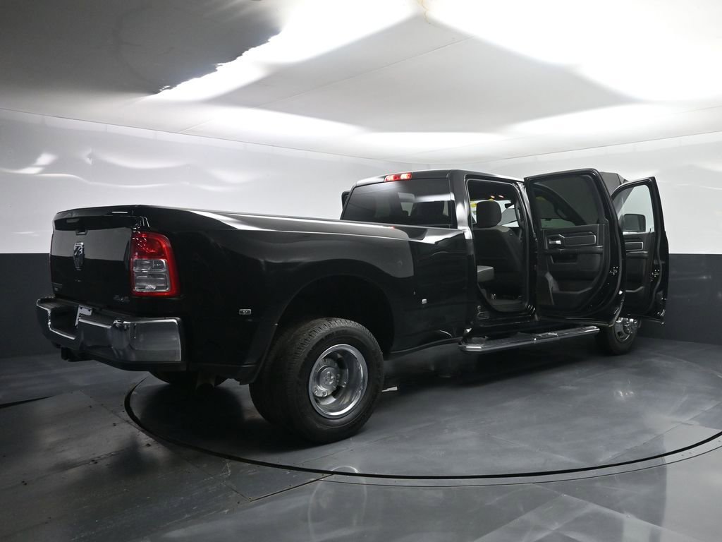 Used 2024 RAM 3500 Big Horn image 24
