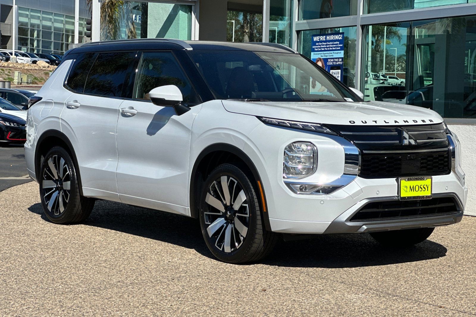 New 2025 Mitsubishi Outlander SEL image 2