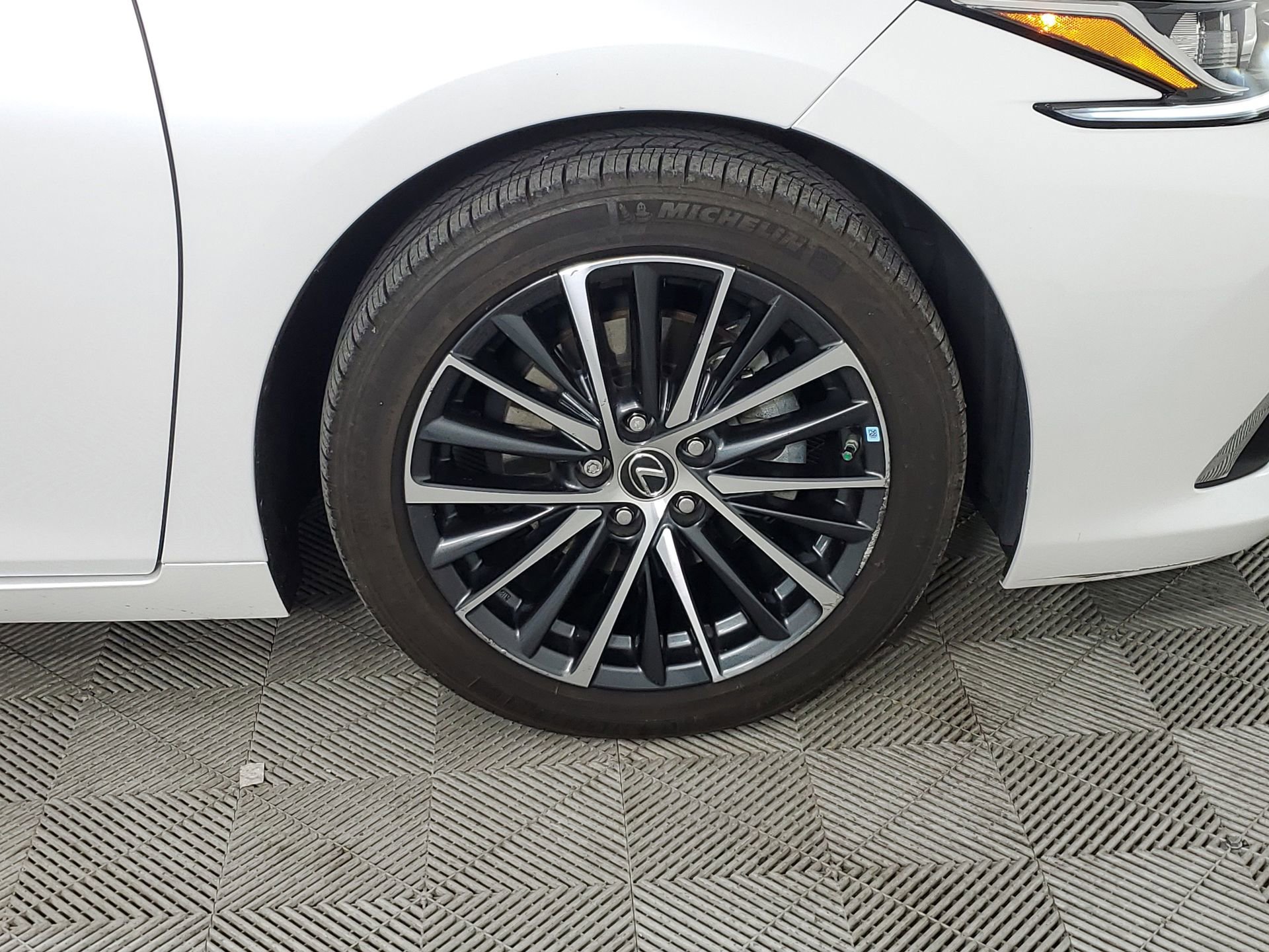 Used 2023 Lexus ES 350 w/ Premium Package image 14