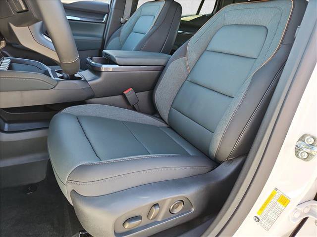 New 2027 GMC Terrain AT4 w/ Convenience Package III AWD/4WD image 4