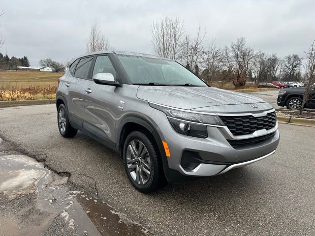 Used 2021 Kia Seltos LX image 8