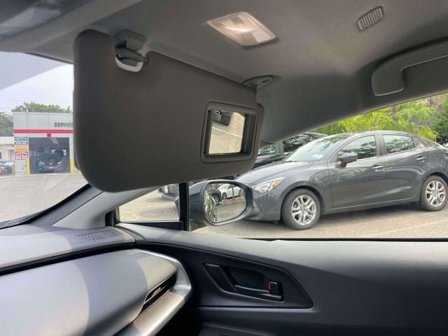 Certified 2025 Toyota Prius LE FWD image 34