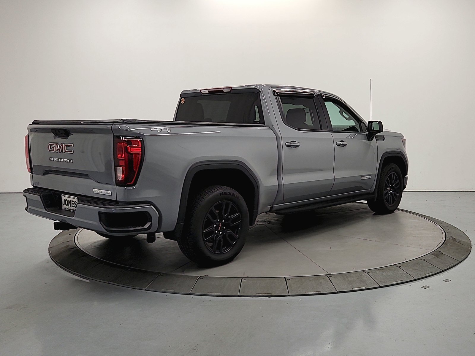 Used 2024 GMC Sierra 1500 Elevation AWD/4WD image 8