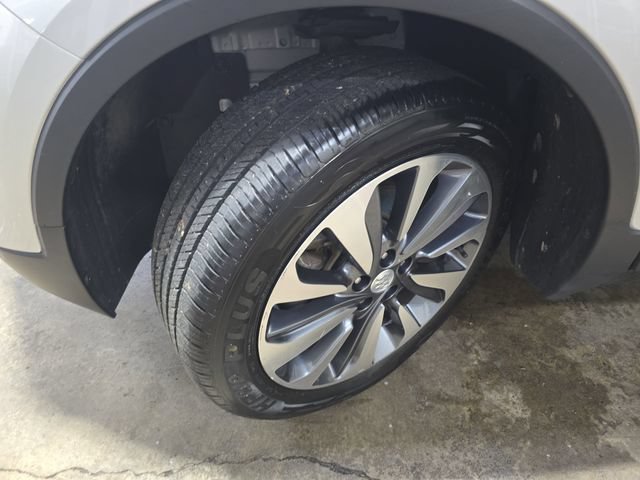Used 2022 Buick Encore Preferred w/ Safety Package AWD/4WD image 32