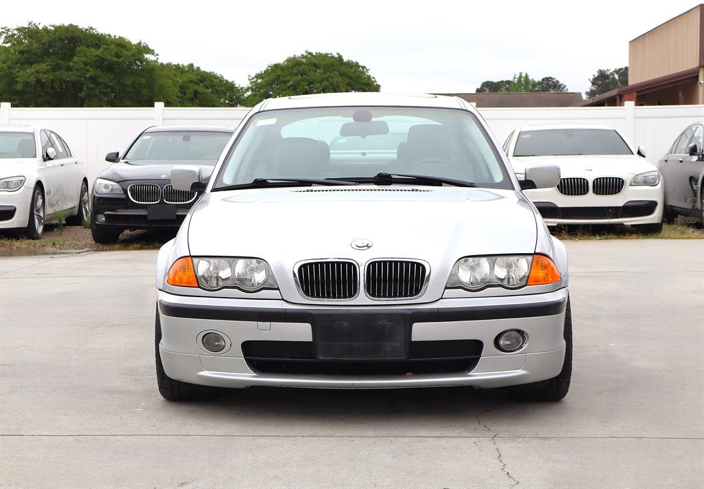Used 2001 BMW 330i Sedan image 2