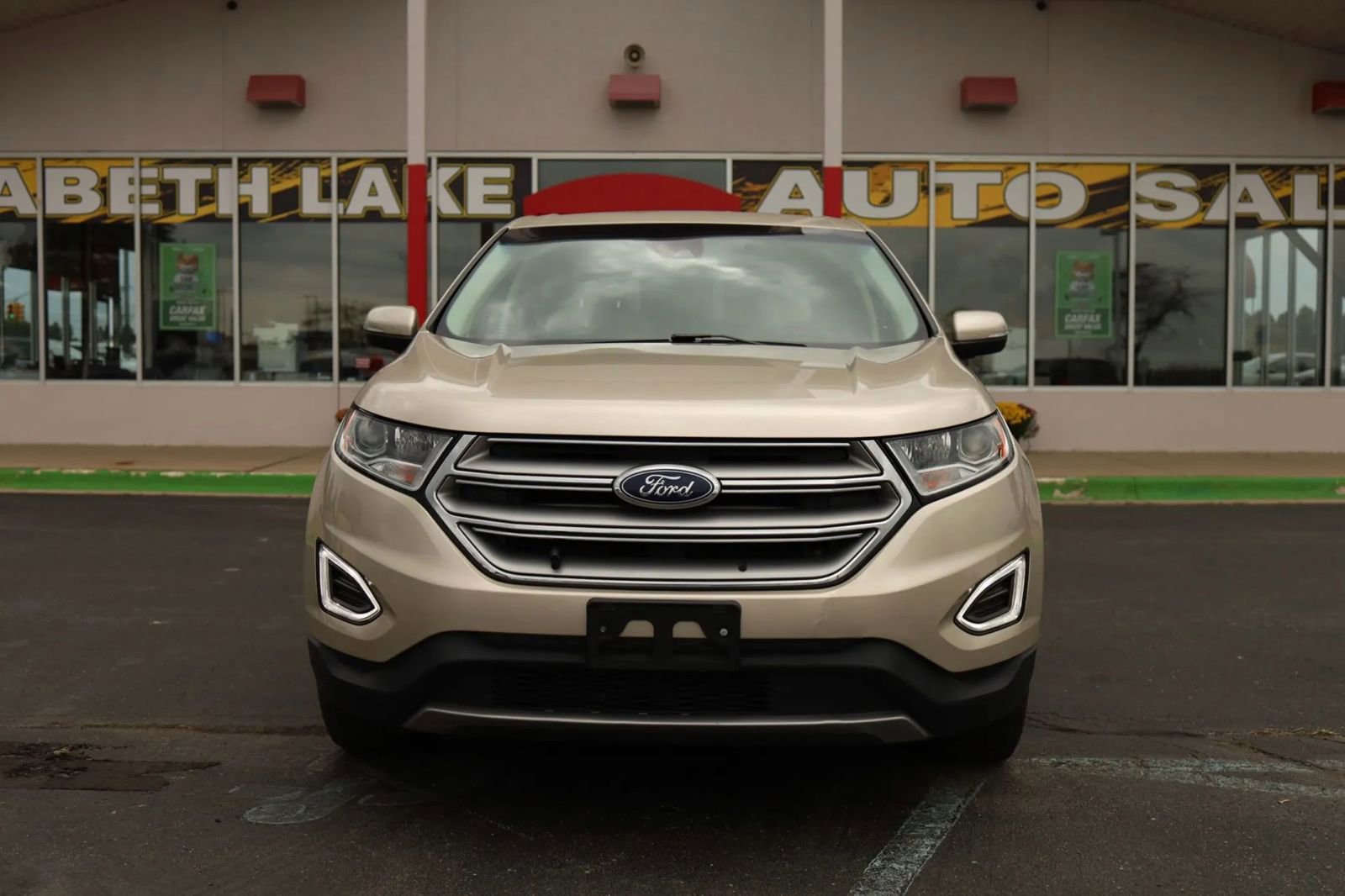 Used 2018 Ford Edge Titanium w/ Ford Safe & Smart Package image 2