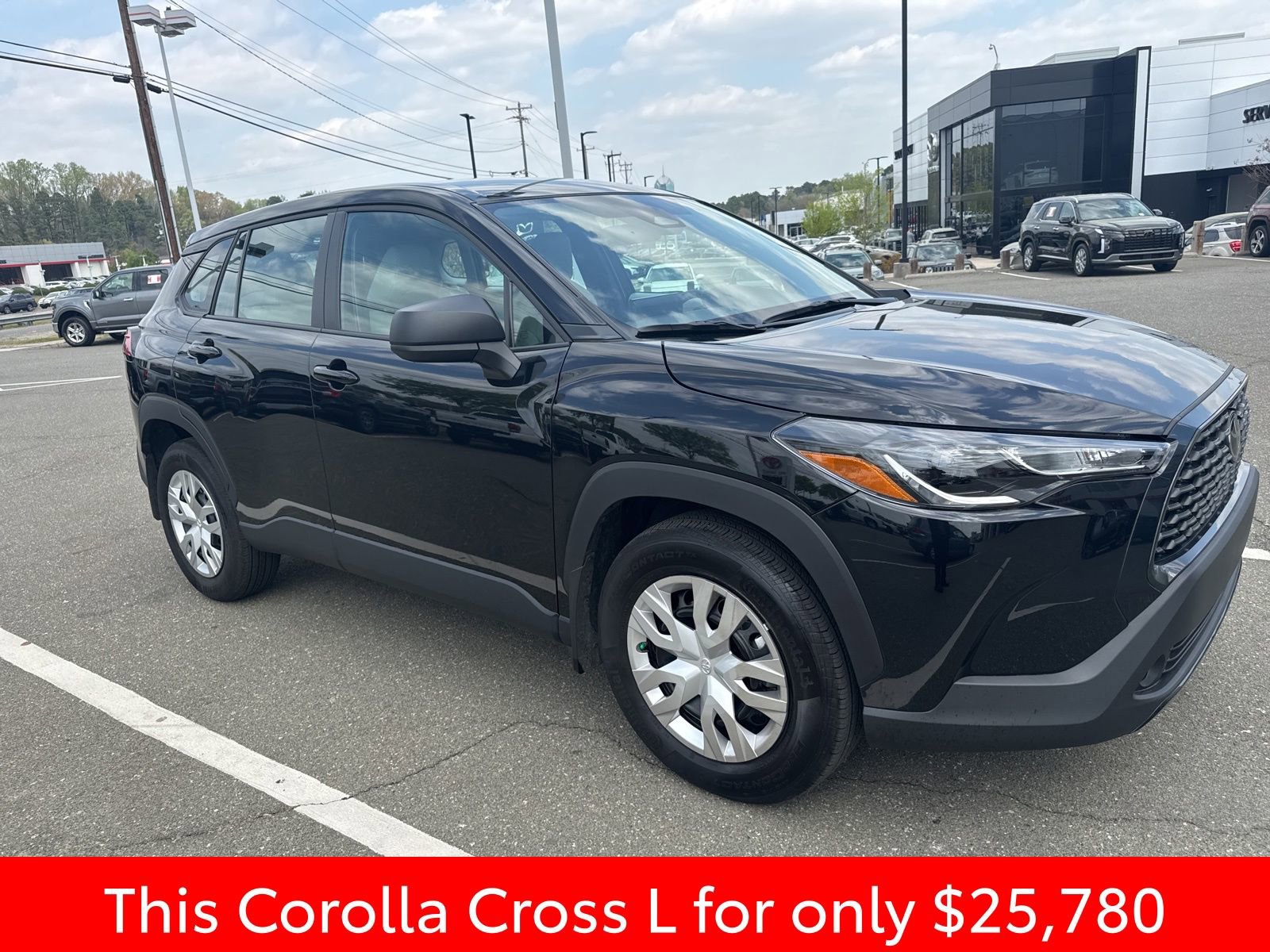 Used 2025 Toyota Corolla Cross L image 5