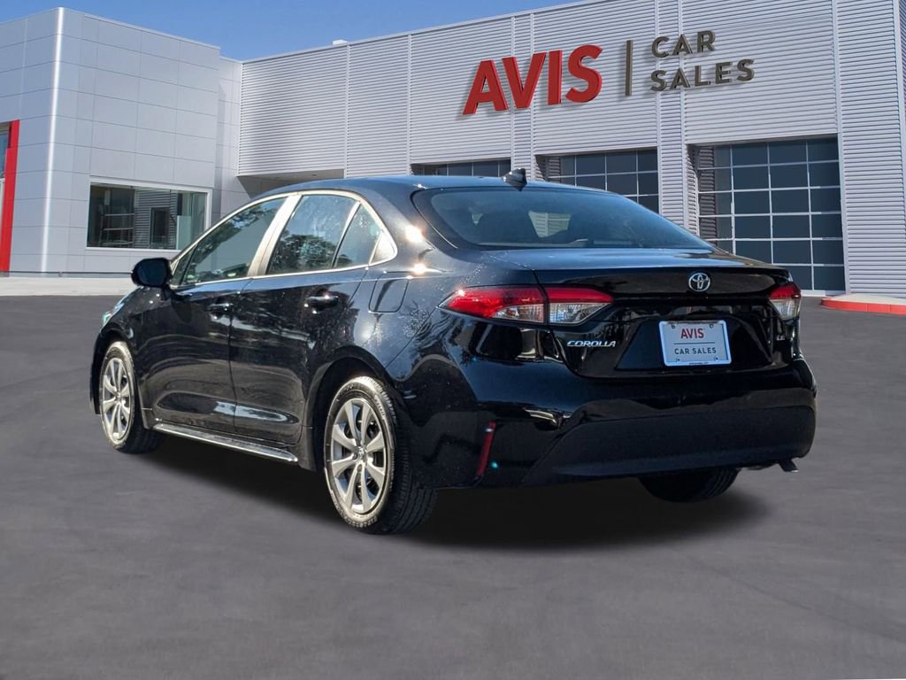 Used 2025 Toyota Corolla LE image 3