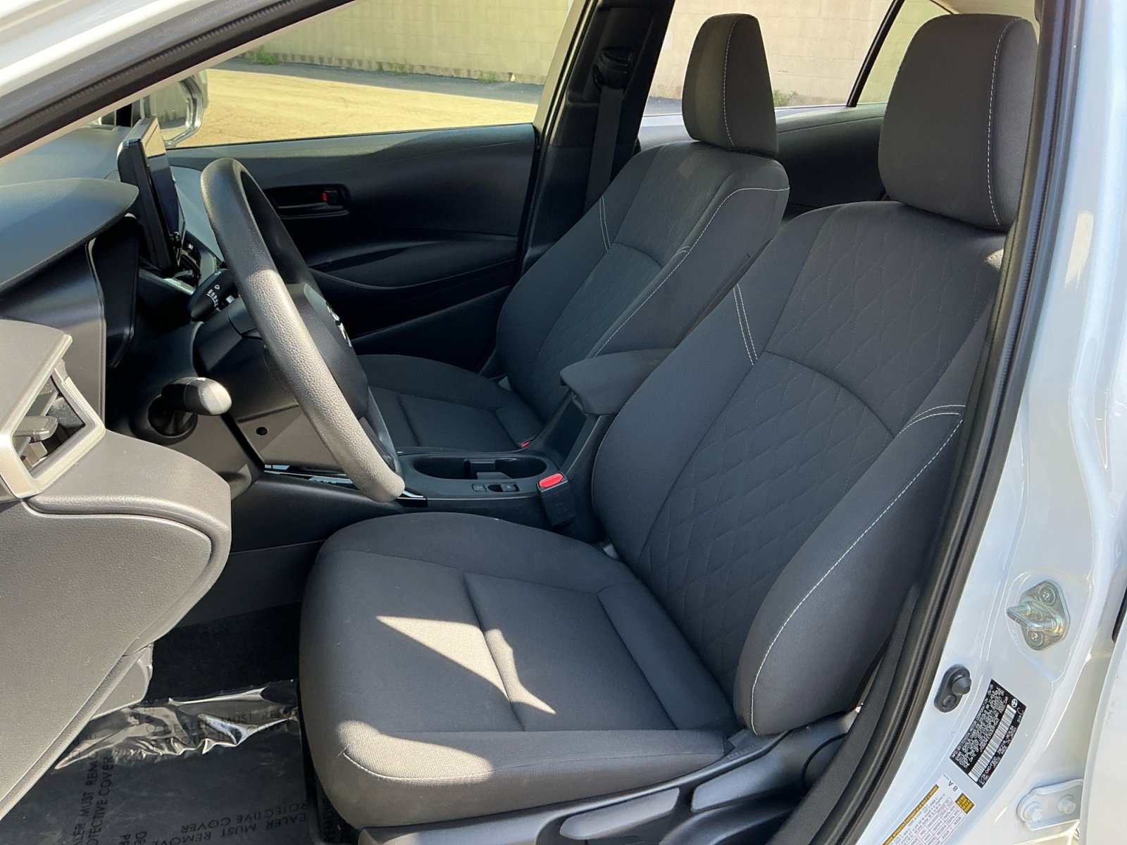 Used 2025 Toyota Corolla LE w/ Convenience Package image 18