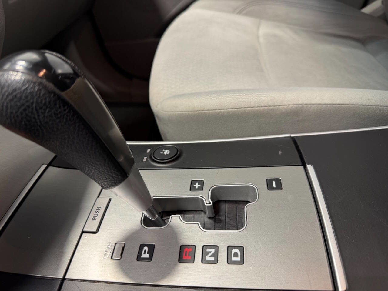 Used 2010 Hyundai Veracruz GLS image 26