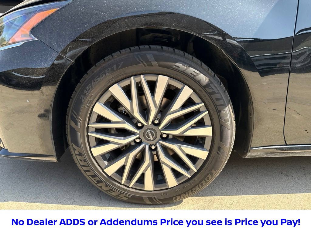 Certified 2025 Nissan Altima 2.5 SV FWD image 3