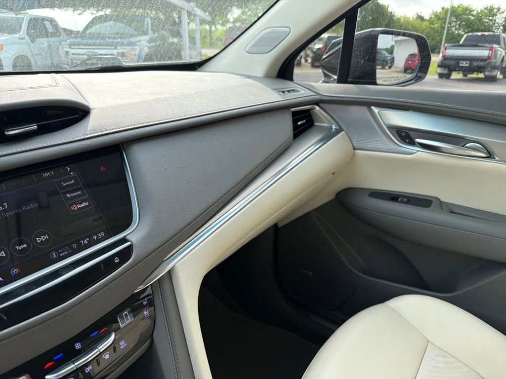 Used 2022 Cadillac XT5 Premium Luxury FWD image 31
