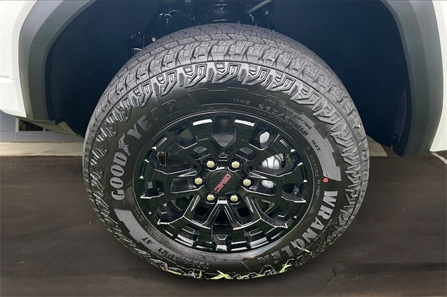 New 2026 GMC Canyon Elevation w/ Convenience Package image 13