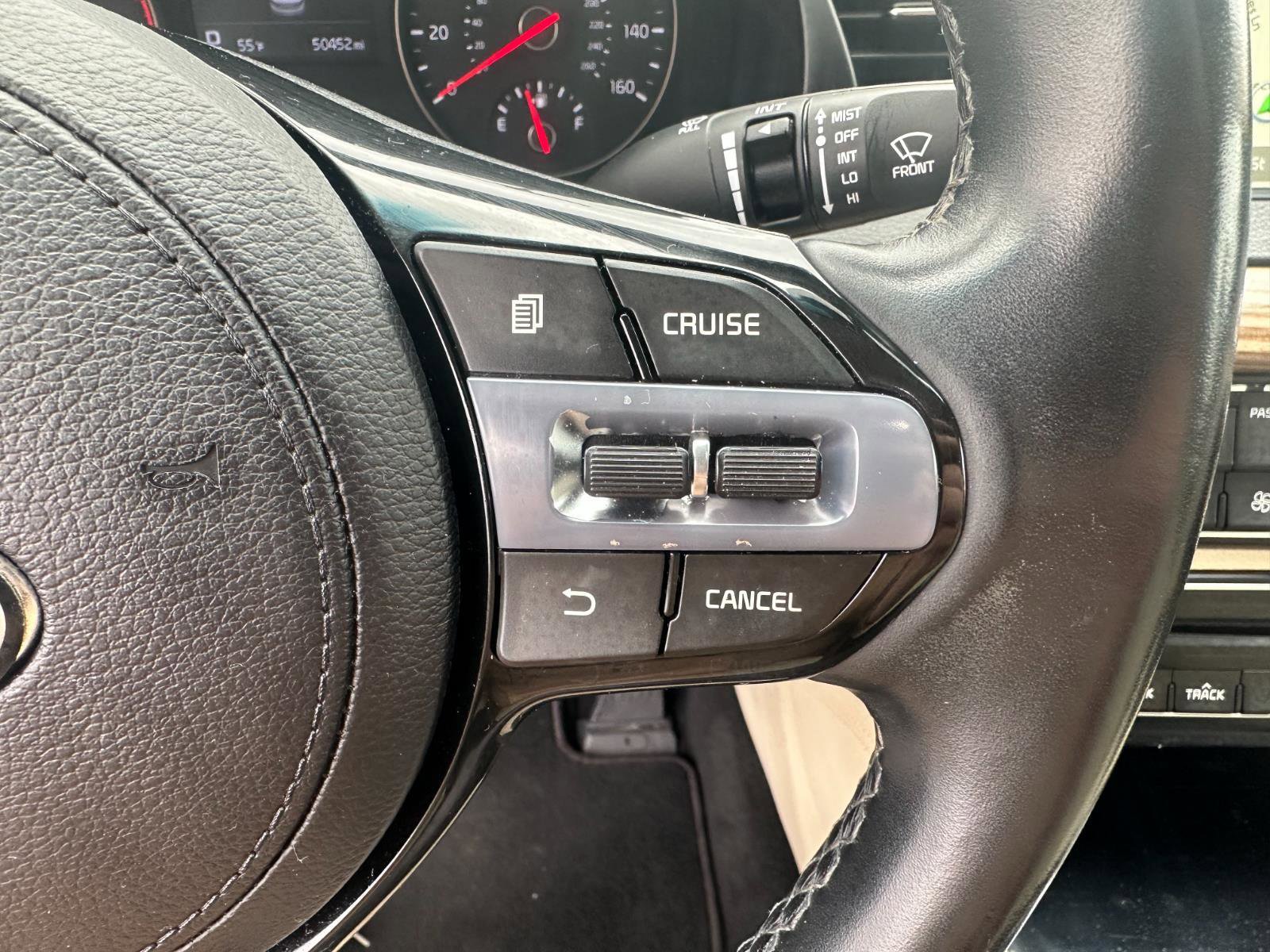 Used 2017 Kia Cadenza Premium w/ Luxury Package image 18