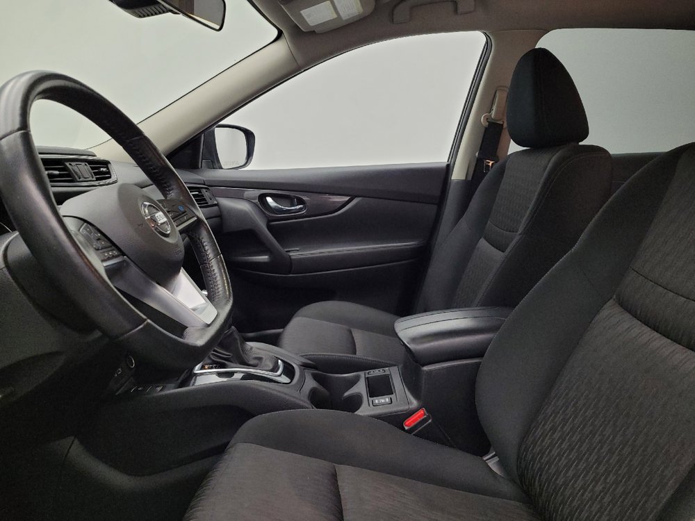 Used 2019 Nissan Rogue SV w/ Premium Package image 17