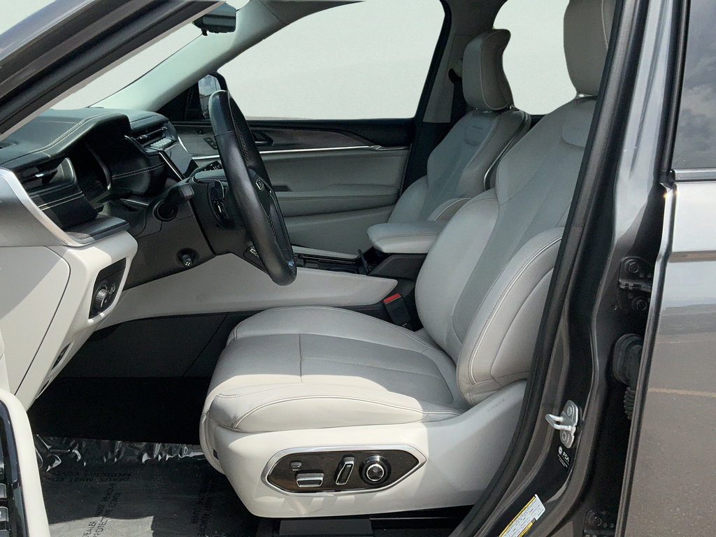 Certified 2021 Jeep Grand Cherokee L Overland w/ Luxury Tech Group IV AWD/4WD image 20
