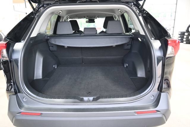 Used 2024 Toyota RAV4 XLE AWD/4WD image 28