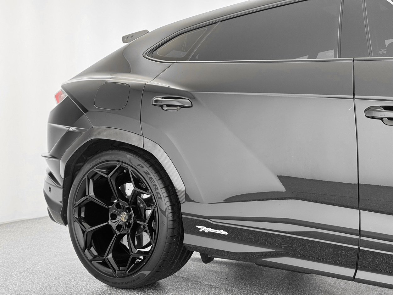 Used 2024 Lamborghini Urus Performante AWD/4WD image 39