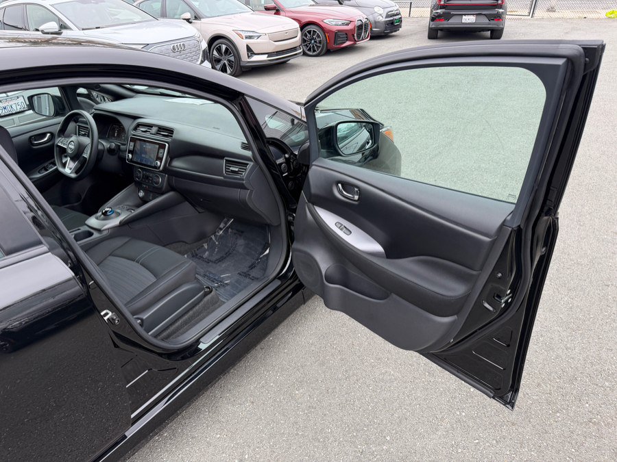Used 2025 Nissan Leaf S FWD image 32