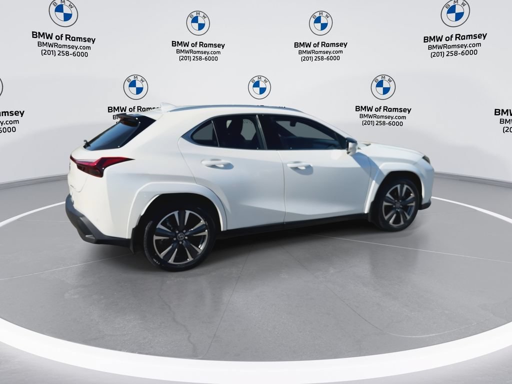 Used 2024 Lexus UX 250h AWD w/ Premium Package image 8