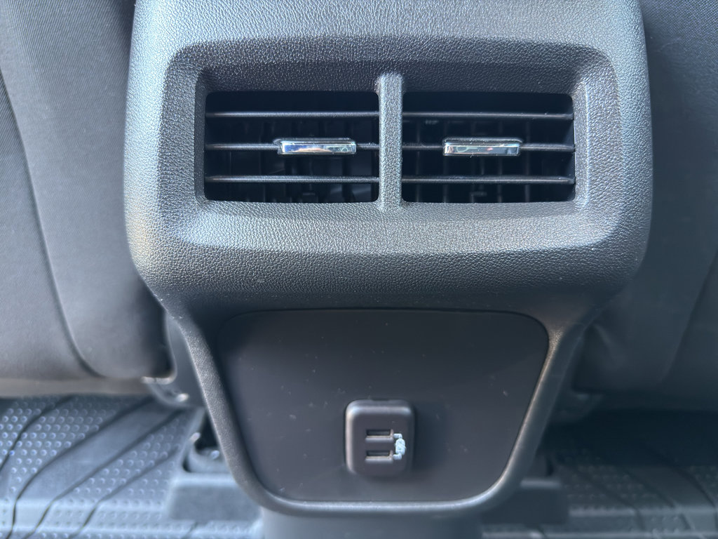 Used 2023 Chevrolet Equinox LT image 35