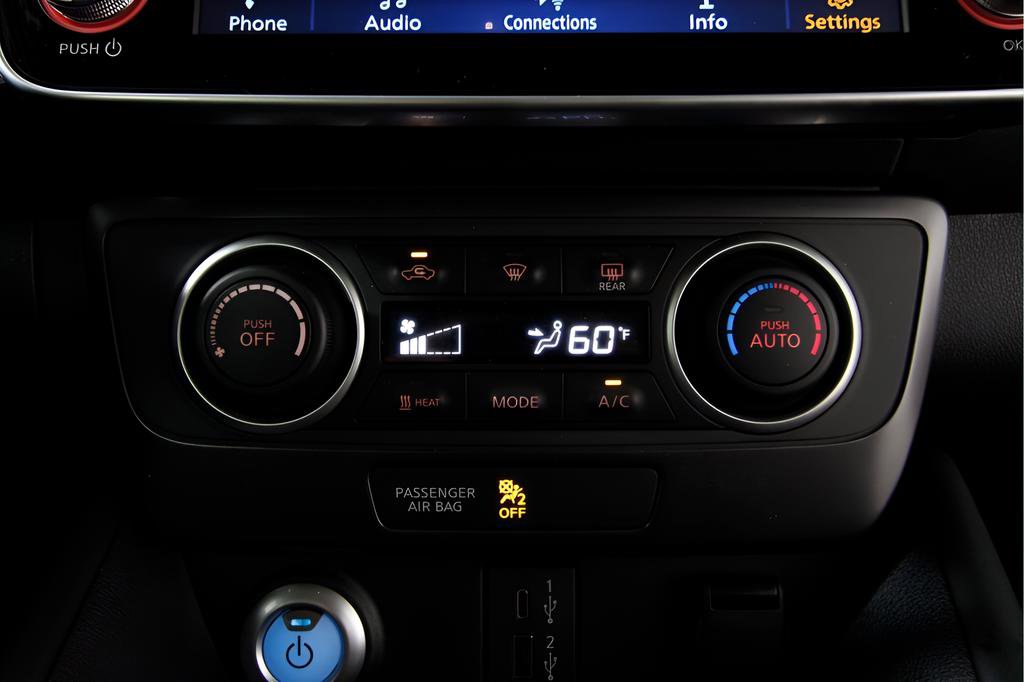 Used 2025 Nissan Leaf S image 32