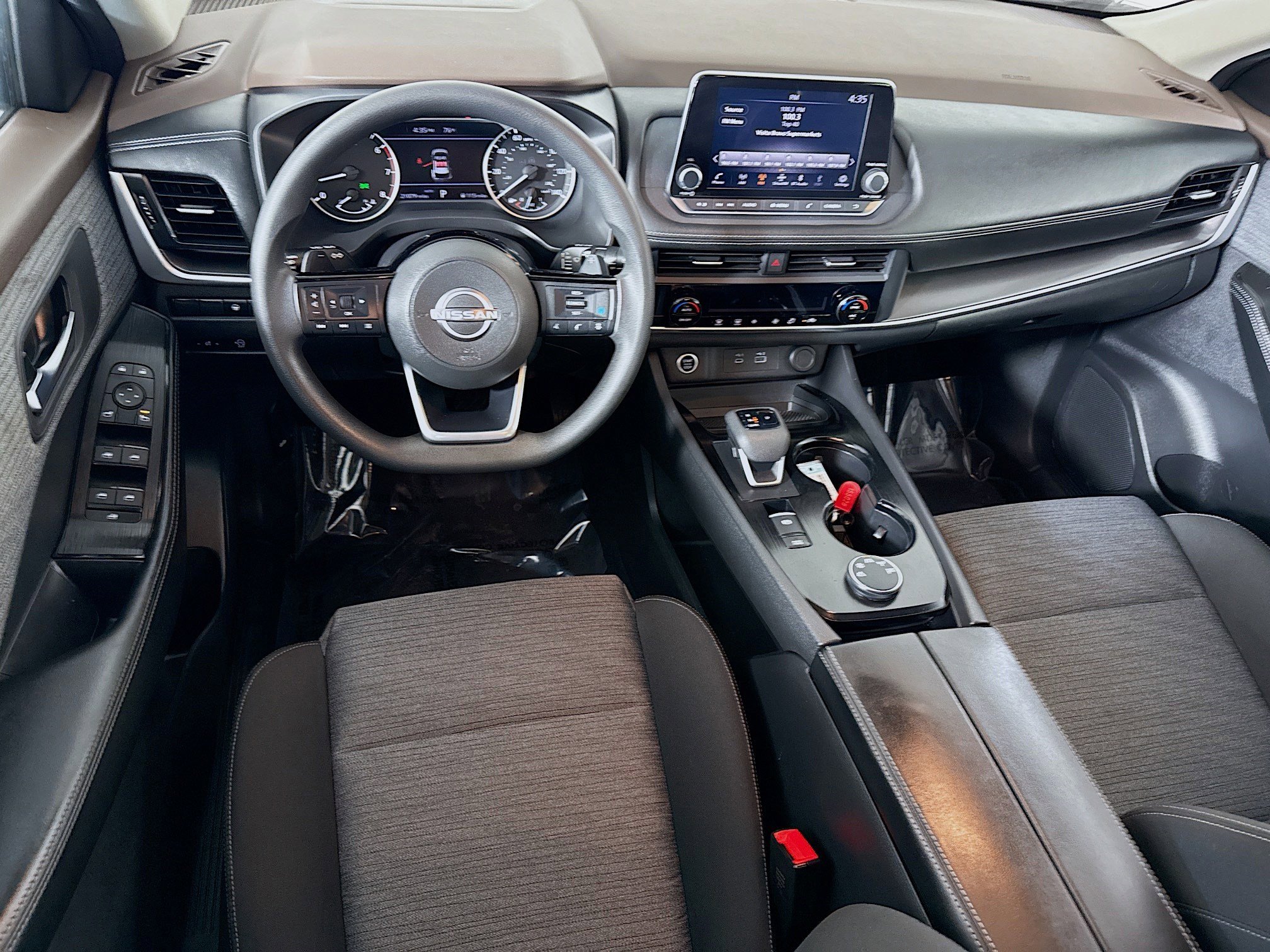 Used 2023 Nissan Rogue SV image 17