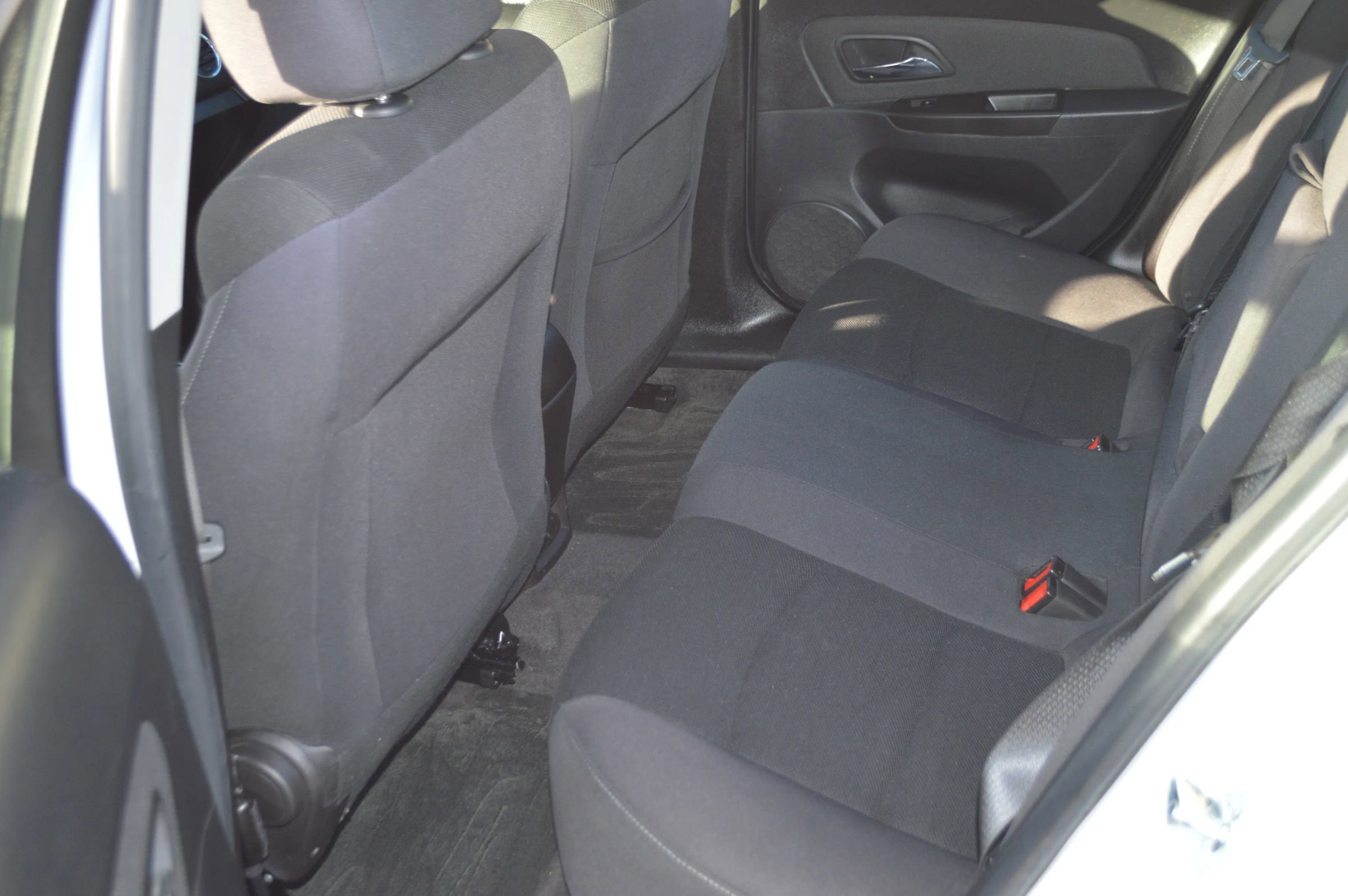 Used 2015 Chevrolet Cruze LT image 9