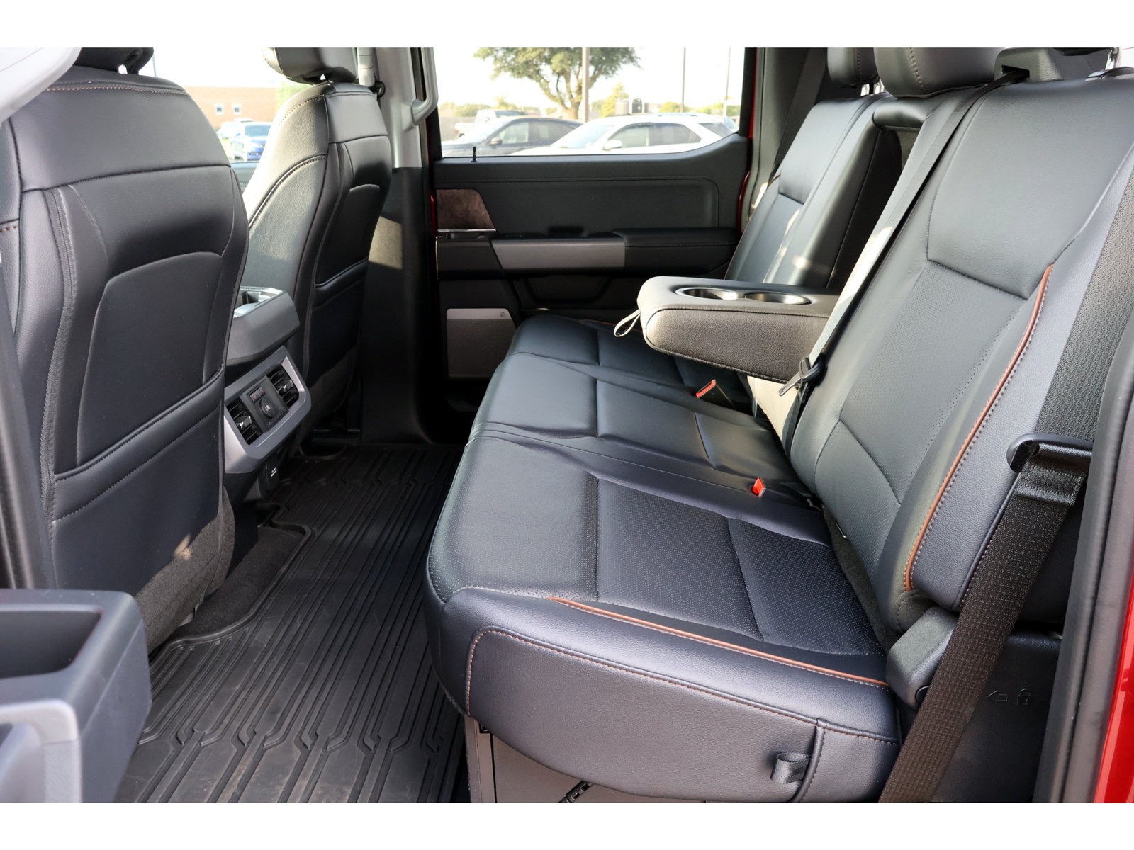 Used 2025 Ford F250 Lariat w/ Lariat Ultimate Package AWD/4WD image 25