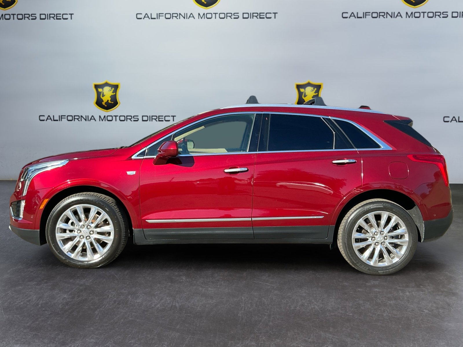 Used 2017 Cadillac XT5 Platinum w/ Driver Assist Package image 8