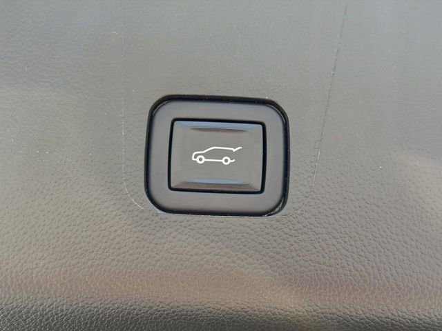 Certified 2023 Chevrolet Traverse LT FWD image 14