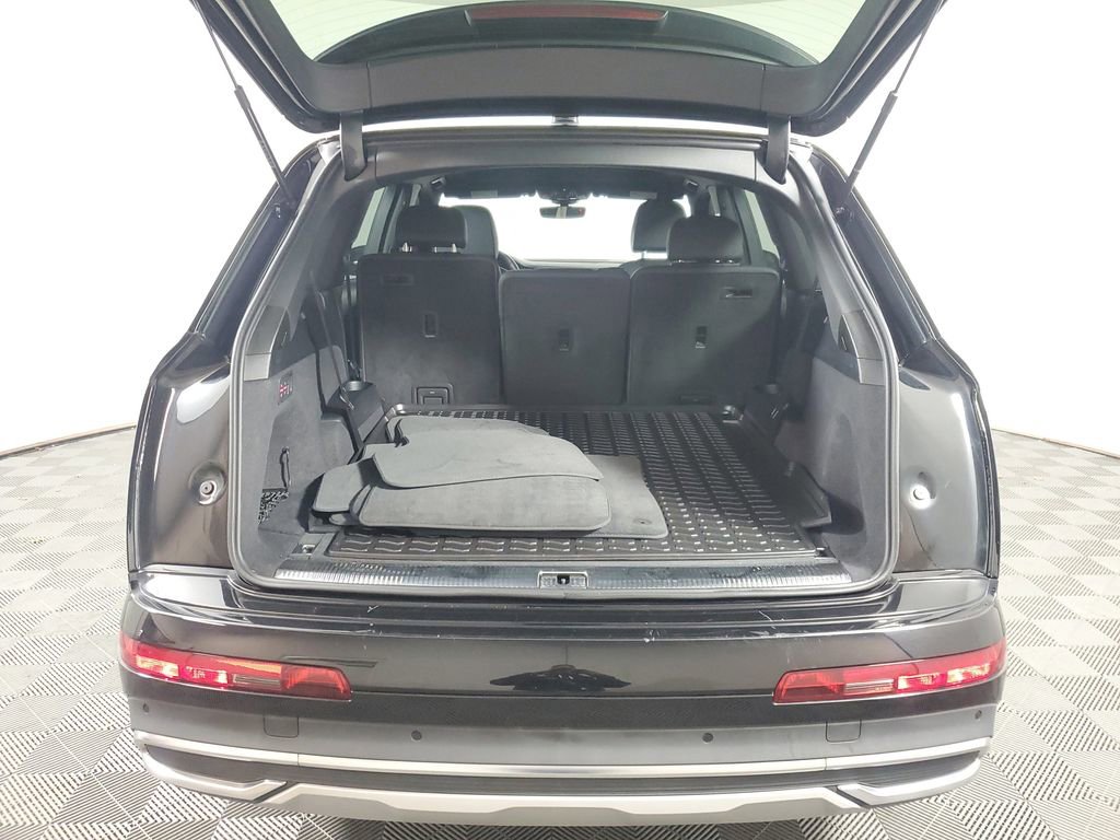 Used 2023 Audi Q7 2.0T Premium w/ Convenience Package image 9
