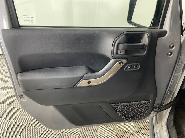 Used 2017 Jeep Wrangler Unlimited Sahara AWD/4WD image 10