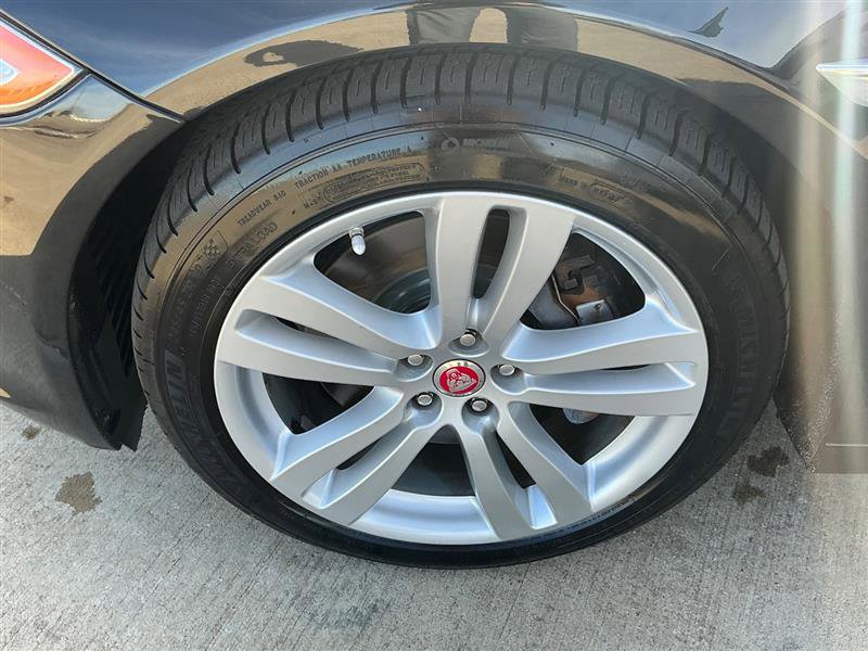 Used 2014 Jaguar XJ L Portfolio image 25