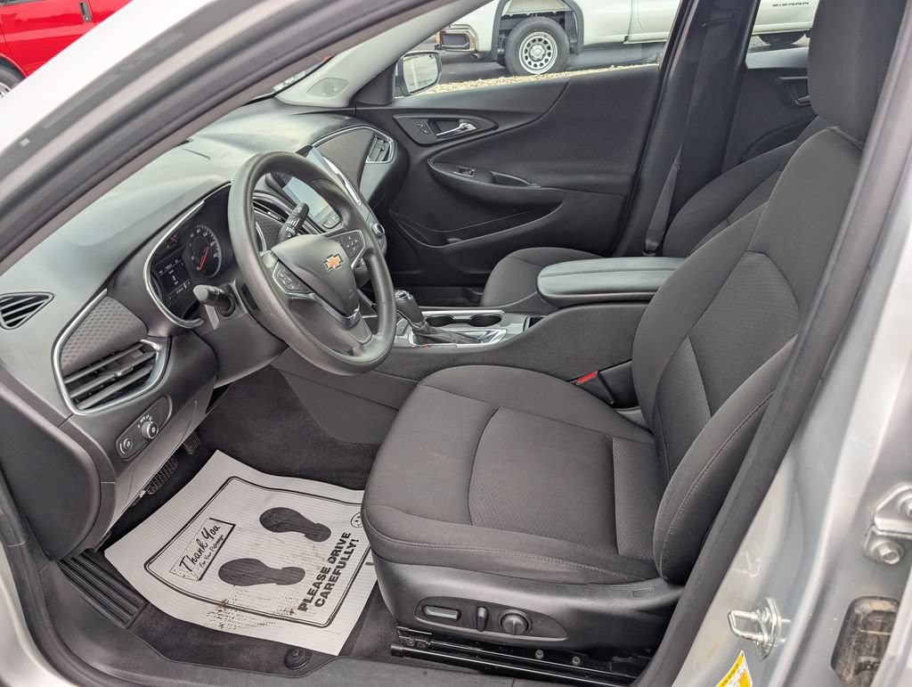 Used 2020 Chevrolet Malibu LT FWD image 12