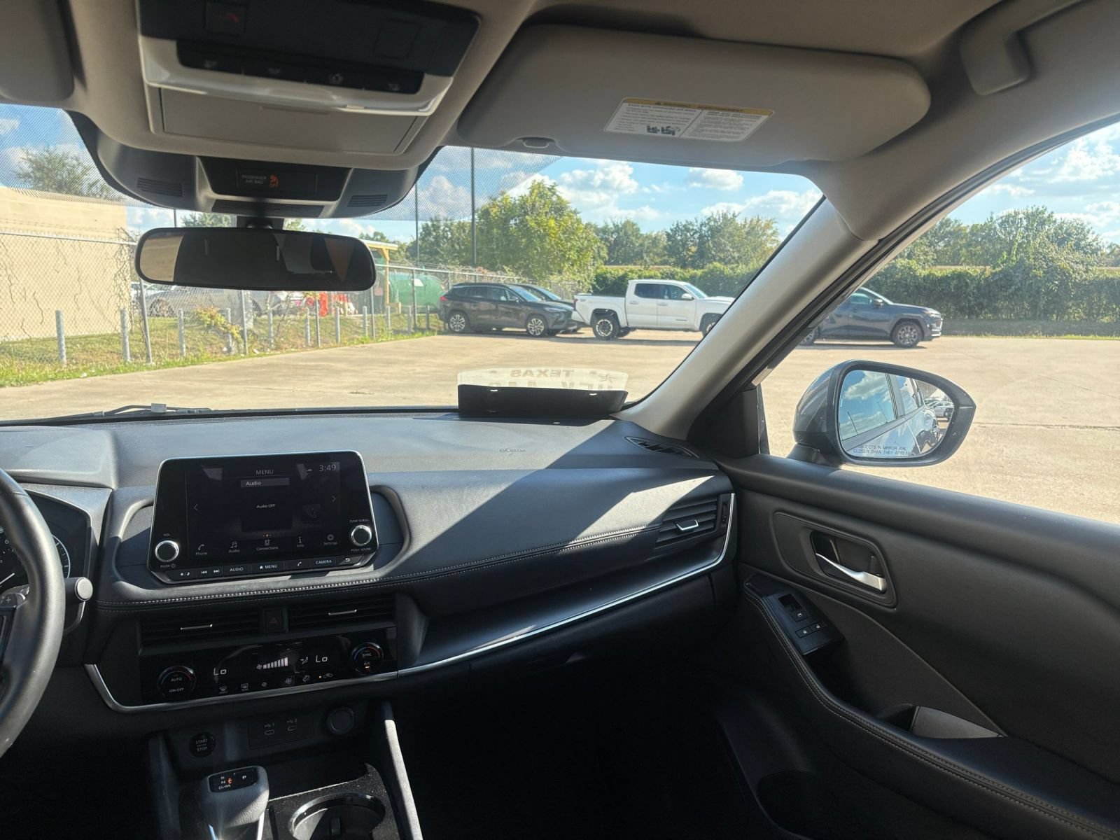 Used 2025 Nissan Rogue SV AWD/4WD image 34