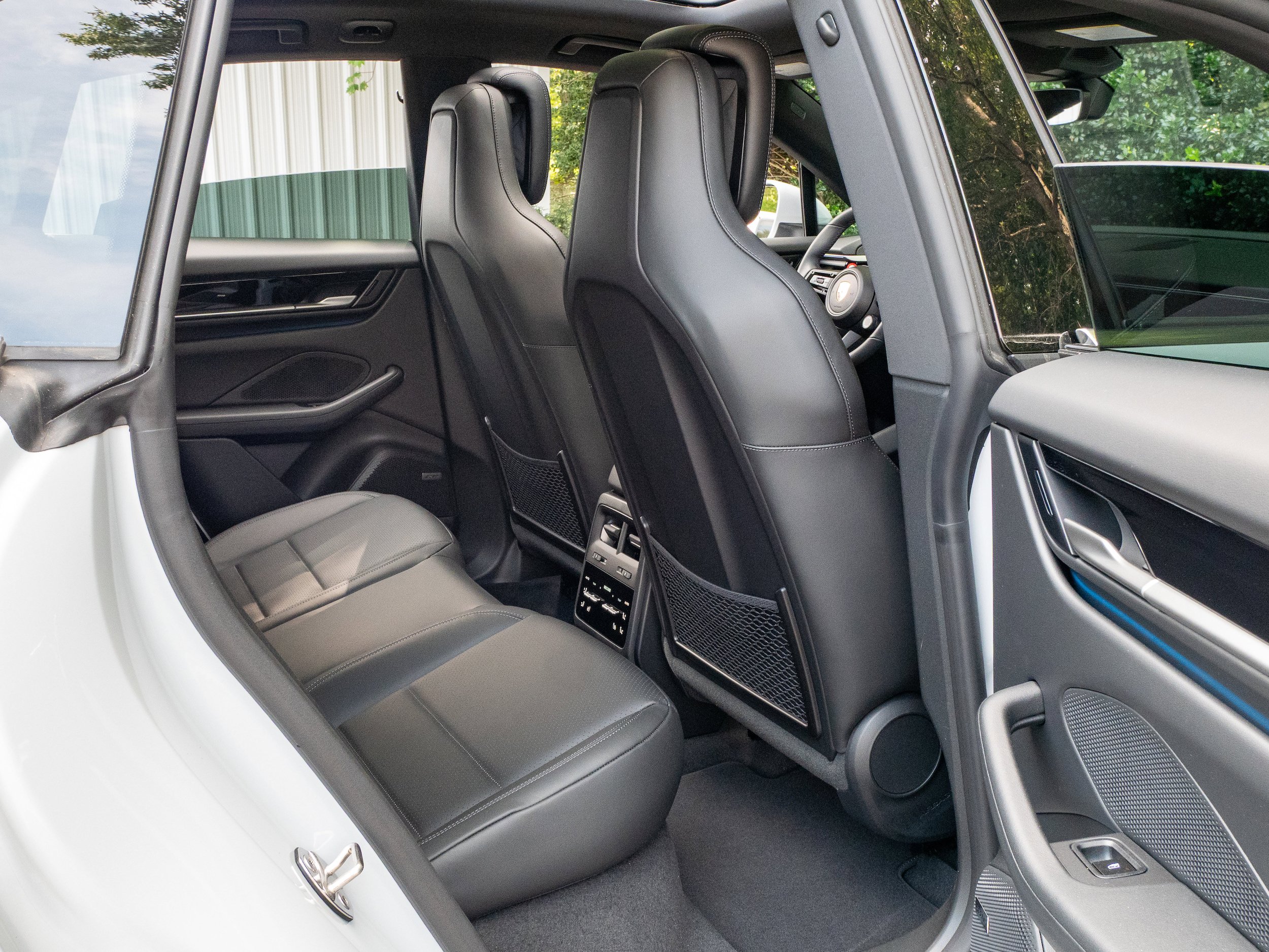 New 2025 Porsche Macan Electric RWD image 38