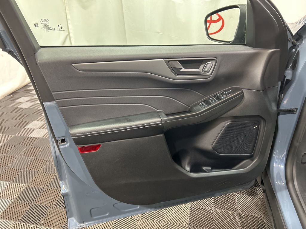 Used 2025 Ford Escape Active w/ Cold Weather Package image 19