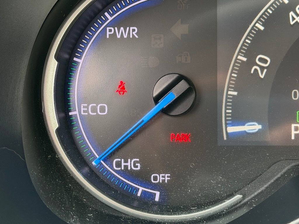 Used 2020 Toyota RAV4 Limited image 22