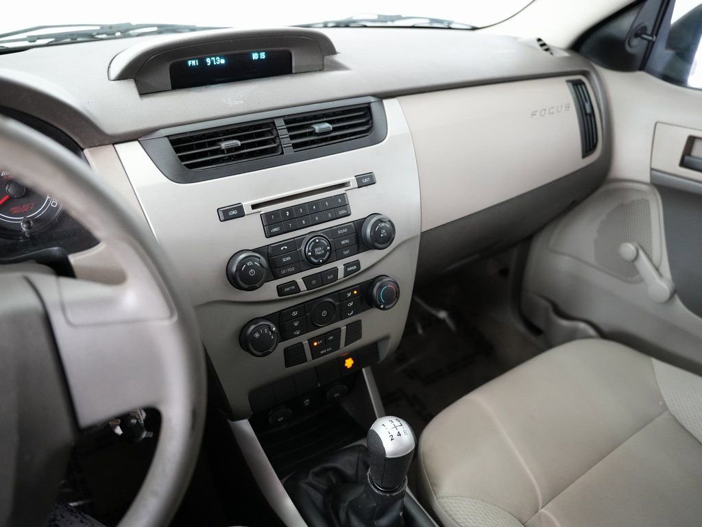 Used 2009 Ford Focus S FWD image 15