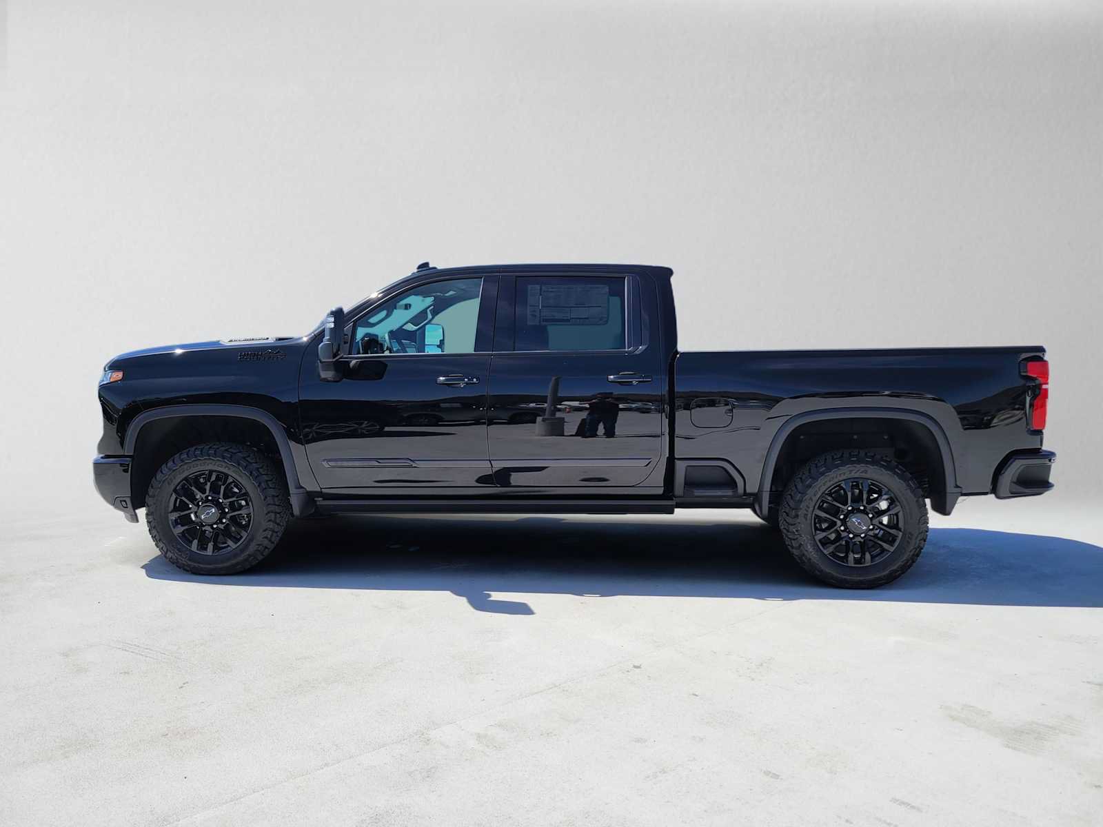 New 2026 Chevrolet Silverado 2500 High Country w/ Midnight Edition AWD/4WD image 6