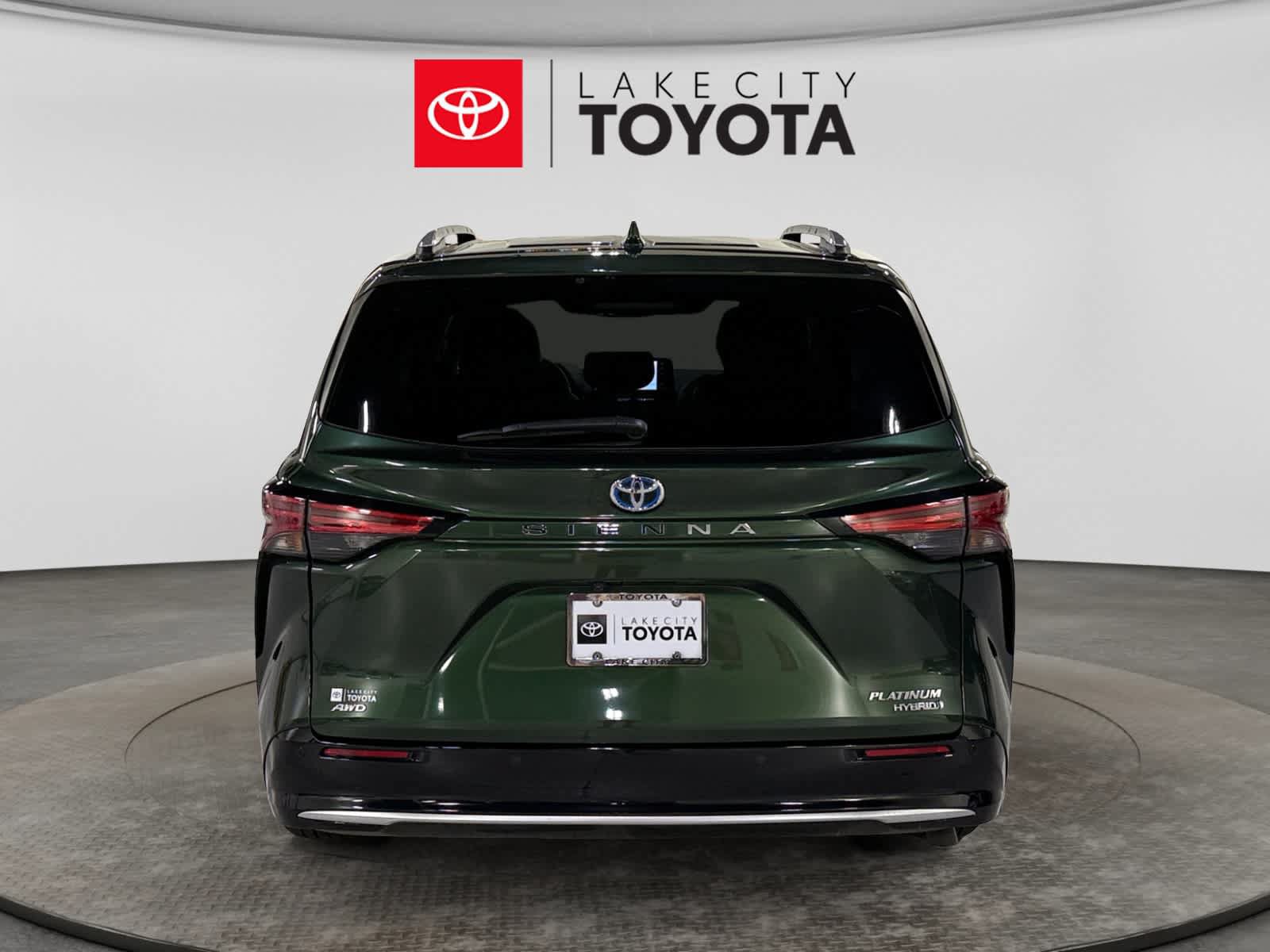 Used 2023 Toyota Sienna Platinum AWD/4WD image 7