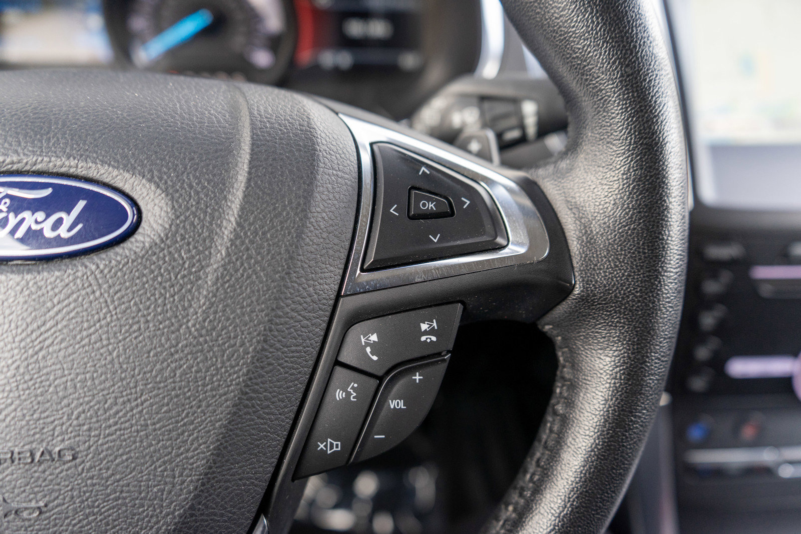 Used 2019 Ford Edge Titanium w/ Equipment Group 301A AWD/4WD image 27