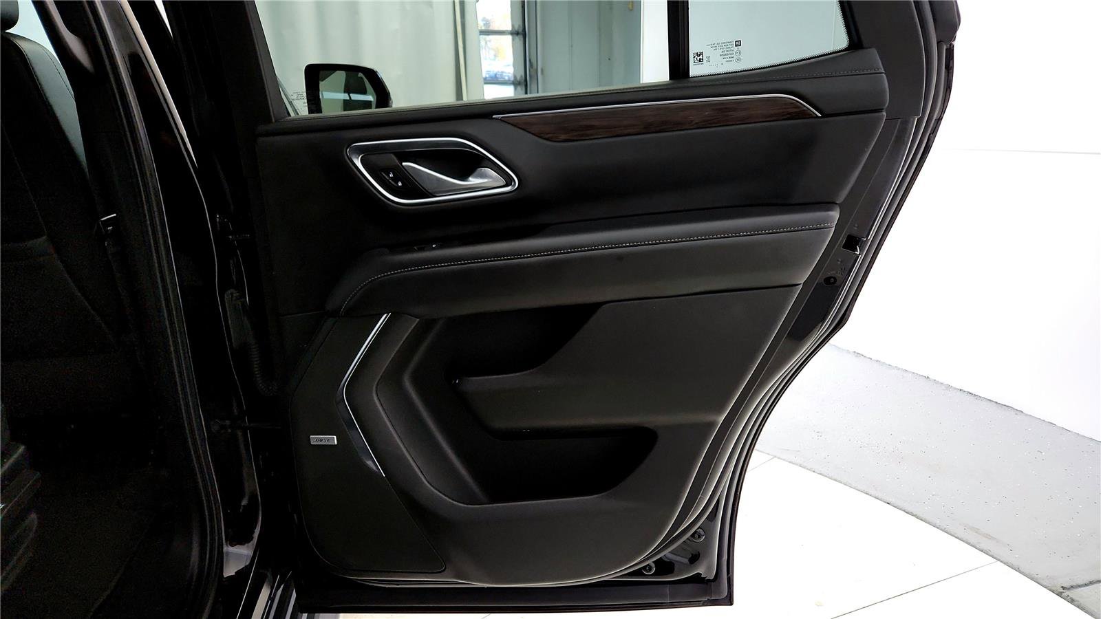 Used 2022 Chevrolet Tahoe LT w/ Luxury Package image 31