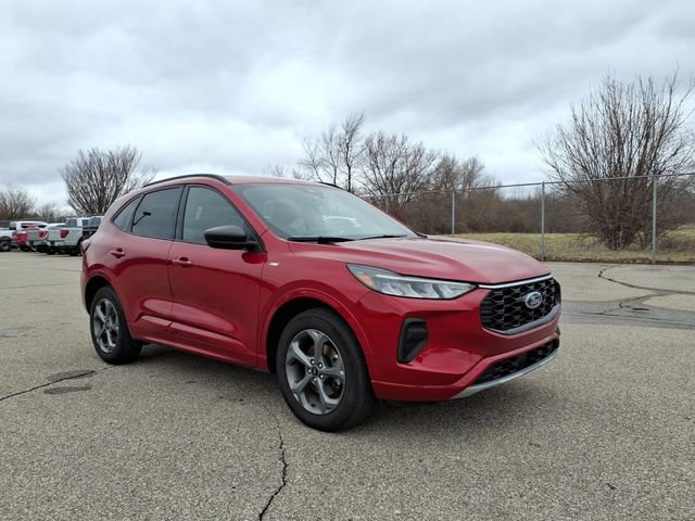 Certified 2024 Ford Escape ST-Line w/ Tech Pack #1 AWD/4WD video 3