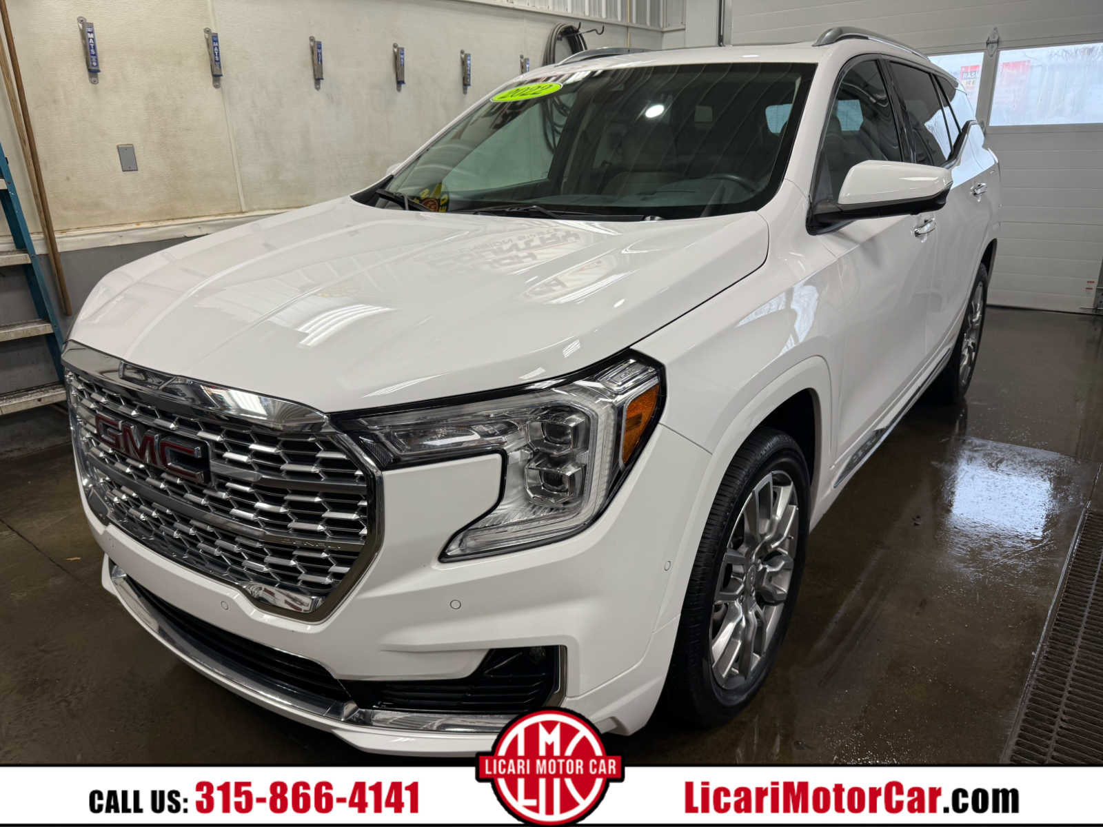Used 2022 GMC Terrain Denali w/ Denali Premium Package