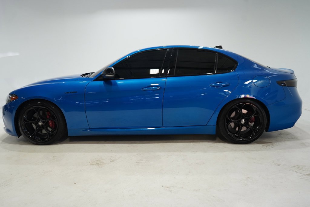Used 2024 Alfa Romeo Giulia Veloce AWD/4WD image 4